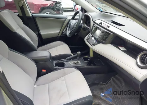 2017 Toyota Rav4 Xle z USA, uszkodzony, nr VIN 2T3RFREV6HW673140